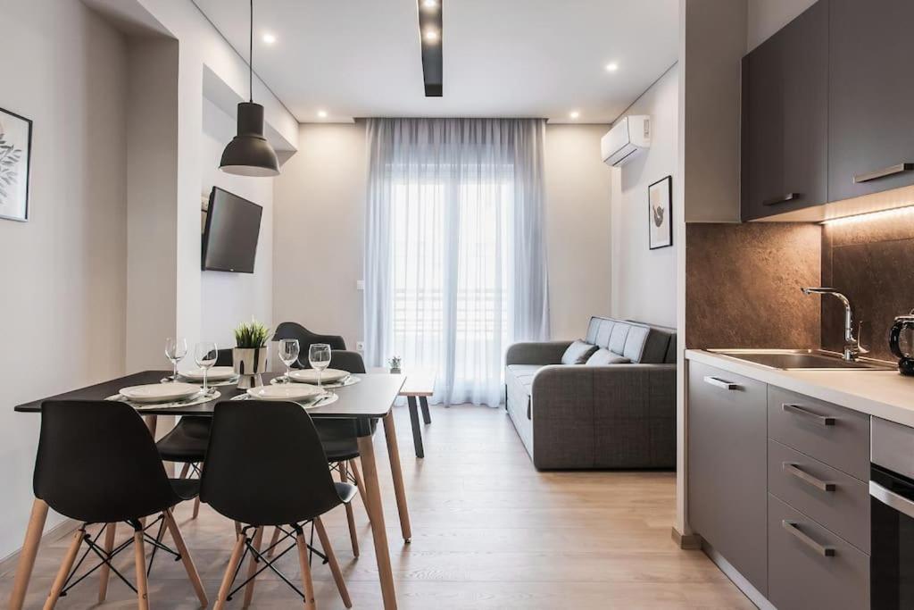 Piraeus Deluxe 2Bdr Apt - Near Metro And Port Exterior photo